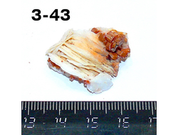 Ванадинит натуральный (щетка) №3-43: 28*23*13мм