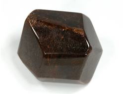 Гранат Альмандин, кристалл полированный, Россия, Кольский п-ов, Тахлинтуайв гора (34*34*29 мм, 70 г) №29830