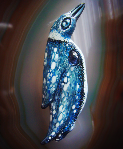 Волшебная брошь в виде пингвина с сапфиром "Сердце Ванадис"