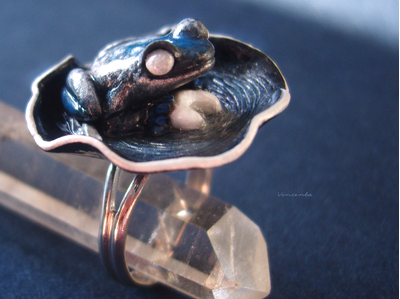 Мистическое кольцо с лягушкой "Лунная принцесса"