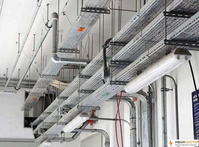 Монтаж металлического кабель канала ИВАНМАСТЕР