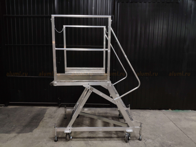 Авиационная лестница с площадкой ЛС 1.2 - с консолью 4 колеса