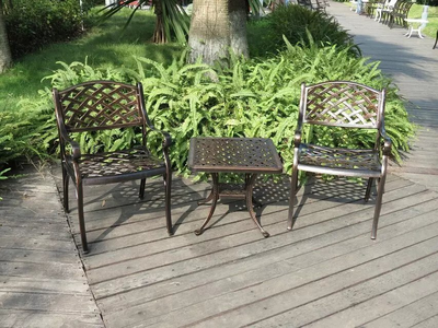 Кофейный столик Paris из литого алюминия