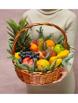 Корзина с фруктами