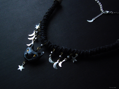 "Серенький волчок - звёздный пастушок", плетёное колье в стиле фэнтези