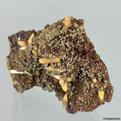 Вульфенит, миметит, лимонит. Мексика. 50*40*18мм