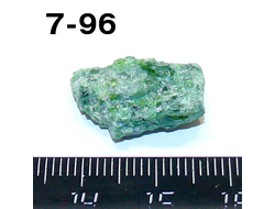 Хромдиопсид натуральный (необработанный) №7-96: 2,7г - 21*14*8мм