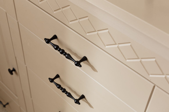 Комод Дания №5 на высоких ножках из массива сосны  112 Х 40,5 Х 113,5 СМ с ящиками