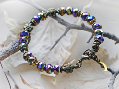 Браслет "Кристаллы осеннего волшебства" с месяцем и цветами