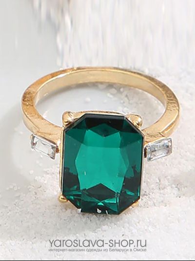 Кольцо большой зеленый камень