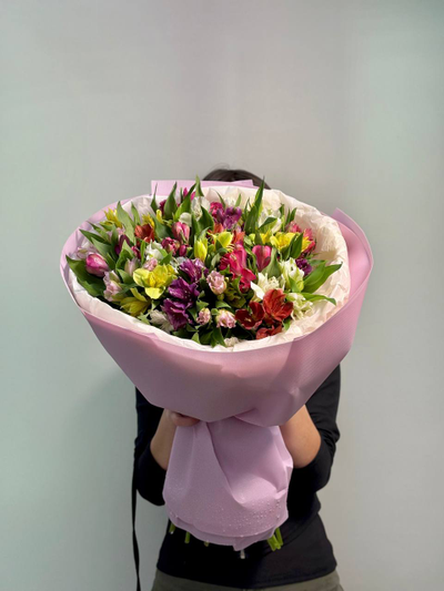 Букет из 25 альстромерий