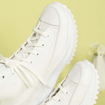 Converse total white top