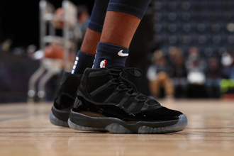 Nike Air Jordan 11 Cap And Gown