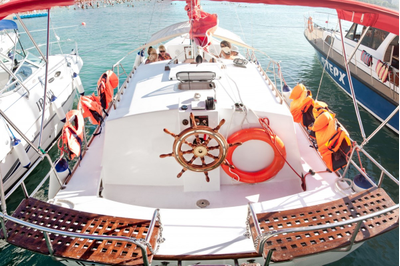 Утренняя рыбалка на яхте