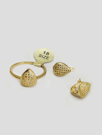 (АРТИКУЛ: 6833/02) КОМПЛЕКТ ЖЕНСКИЙ (СЕРЬГИ+КОЛЬЦО), МЕТАЛЛ "ЗОЛОТО", СТРАЗЫ