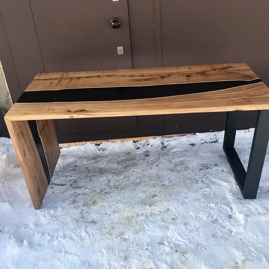 Стол-водопад из слэбов карагача с эпоксидной смолой. Работа spilcenter.com