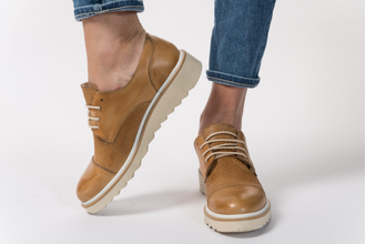 Ботинки с перфорацией (размер 40)