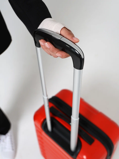 Чемодан для путешествий S Optimum Travel, красный