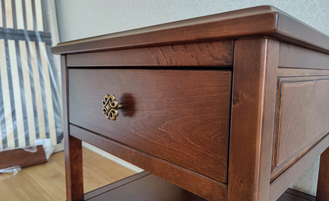 Тумба прикроватная с ящиком, в стиле модерн.