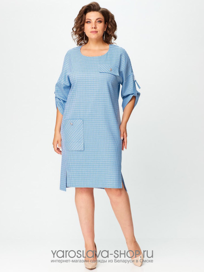 Нарядное женское платье голубого цвета в мелкую клетку