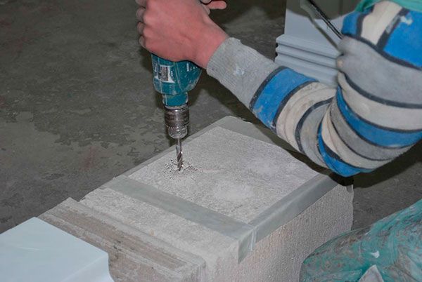 сверление отверстий под крепеж тумбы