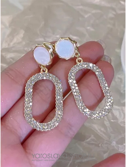 Модель : АЛ-343.Овальные клипсы со стразами