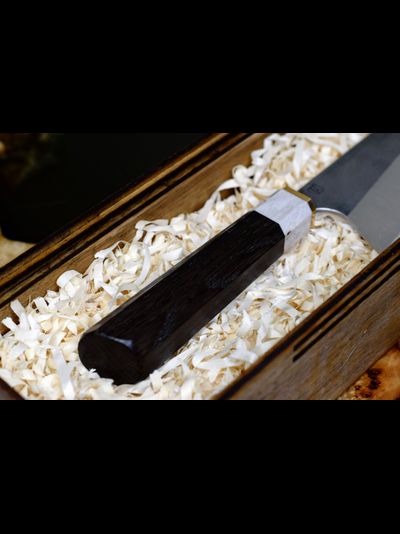 Нож ручной работы Gyuto Y82 / сталь D2 / карельская береза / черный граб