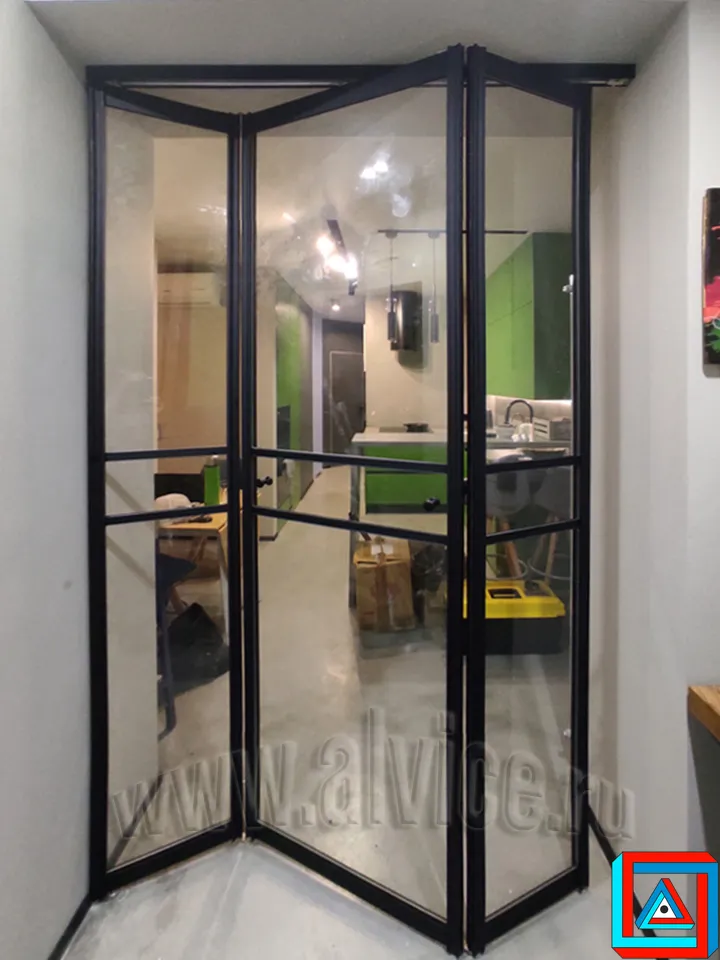 Сложение гармошка - разделяет жилую и кухонную зоны