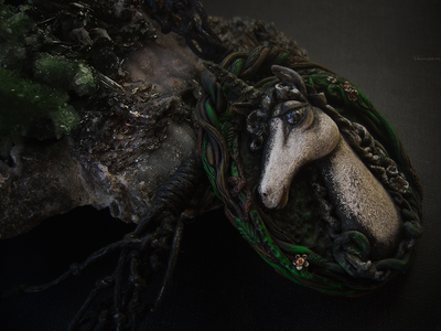 Короткое колье "Единорог. Сказки Сумеречного леса"