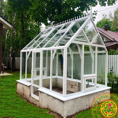 Базовая комплектация теплицы из стекла и алюминия БОТАНИК размером 3500 x 2500 мм