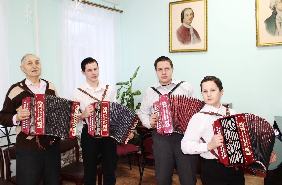 школа 10 монетный свердловская область. дши свердловская область. школа искусств свердловка. колчеданская школа интернат. школа искусств свердловка.