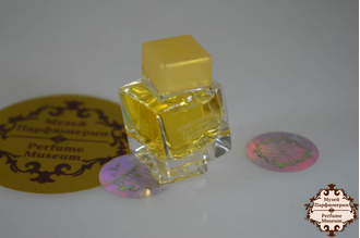 V'E Versace EDP | 4ml — Редкая Винтажная Миниатюра | Интернет Магазин Парфюмерии