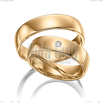 Классические широкие обручальные кольца из желтого золота с бриллиантом в женском кольце