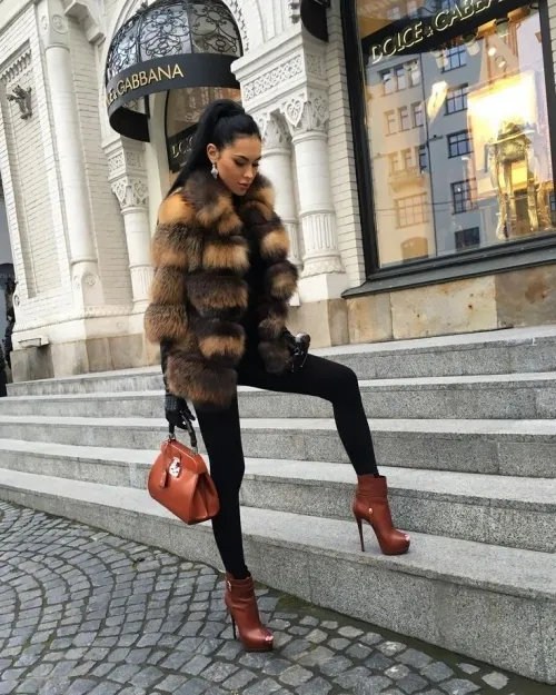 Работа для девушек в Швеции доступна для стройных 