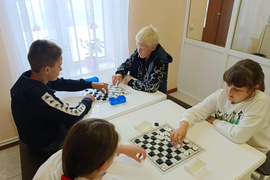 &quot;Черные и белые&quot;