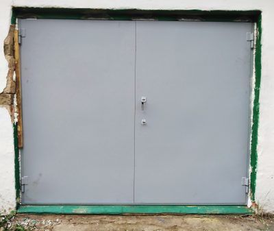 РАСПАШНЫЕ ГАРАЖНЫЕ ВОРОТА   артикул СВР -01 (НЕ УТЕПЛЕННЫЕ)