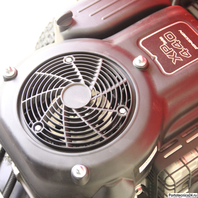 Газонокосилка с сиденьем (трактор) EVOline TRG 84 M