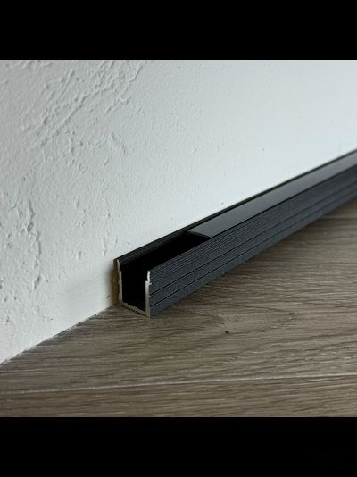 Декоративный стеновой профиль Pro Design 536 Черный