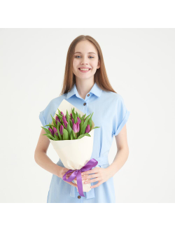 15 сиреневых тюльпанов