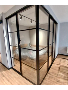 угловая прозрачная