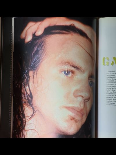 Pearl Jam Annette Weidner Book Archive