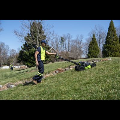 Аккумуляторная газонокосилка Greenworks GC82LM61S TwinForce