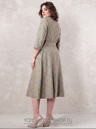 Элегантное серо-зеленое платье полуприлегающего силуэта