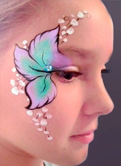 Бабочка на руке рисунок аквагрим