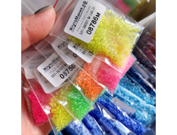 БИСЕР PRECIOSA 10/0 - 08756 ПРОЗРАЧНЫЙ С САЛАТОВОЙ ЛИНИЕЙ ВНУТРИ (НЕОНОВЫЙ) (5г)