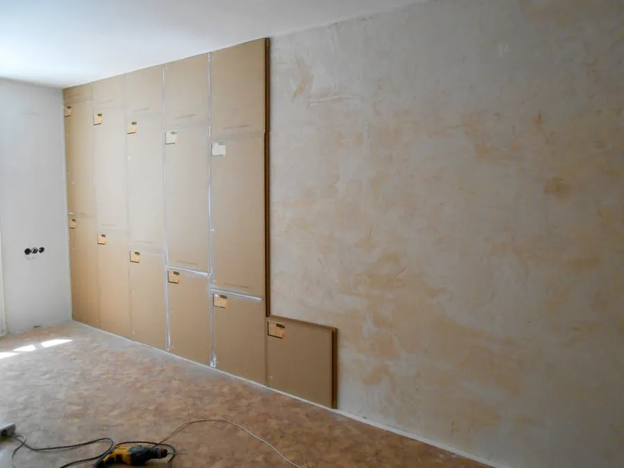 Монтаж панелей "Соноплат Комби" на стены в квартире