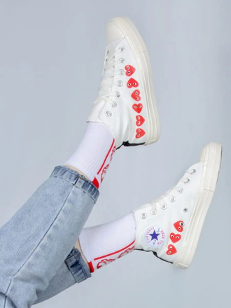 Converse with new arrivals