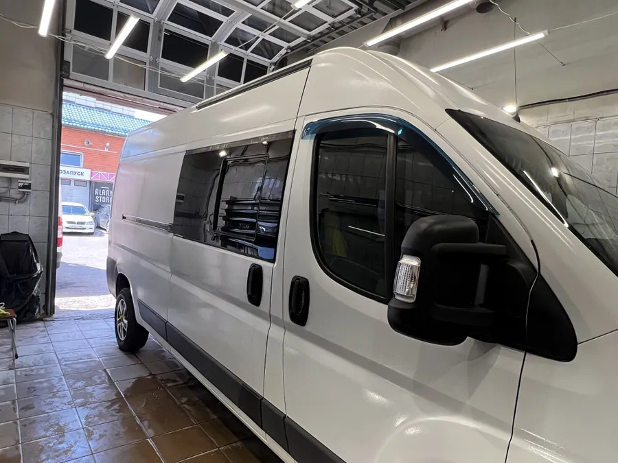 тонировка задних боковых стекол пленкой Quantum 5%