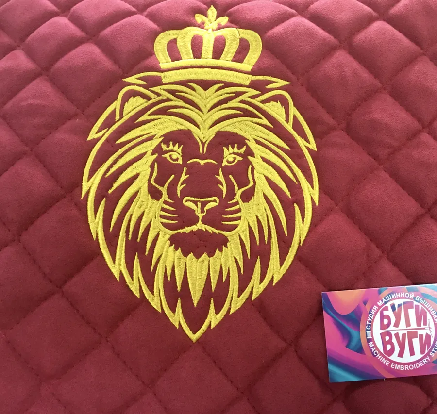 вышивка на авто чехлах