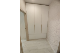 шкафы распашные